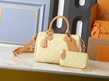 Speedy P9 Bandoulière 30 Handbag & Pouch