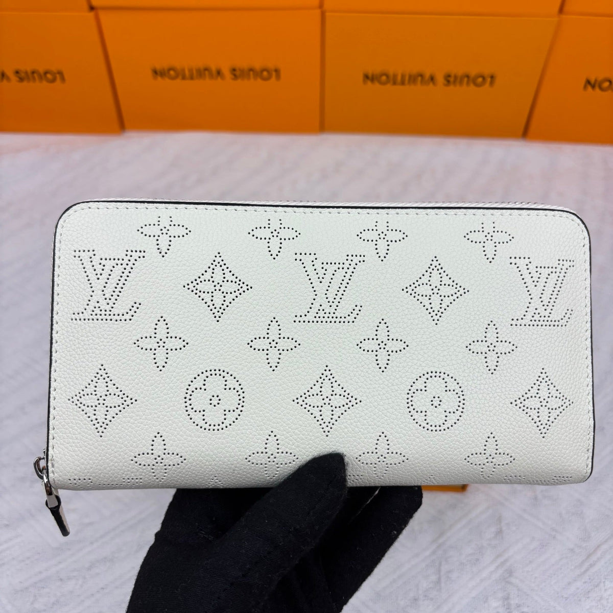 Sarah Wallet Monogram