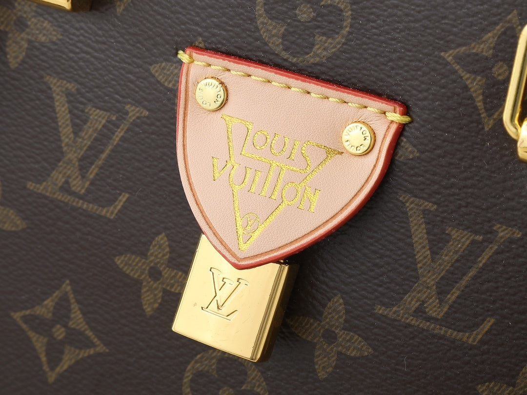 Moon 2020 Alma Handbag