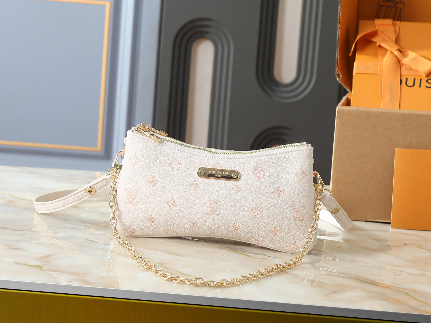 Liv Pochette New Collection