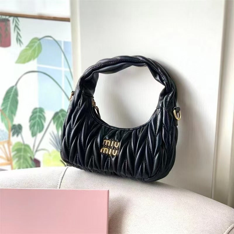 Wander matelassé nappa leather hobo bag Small Size