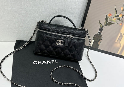 Slim Vanity Case With Chain