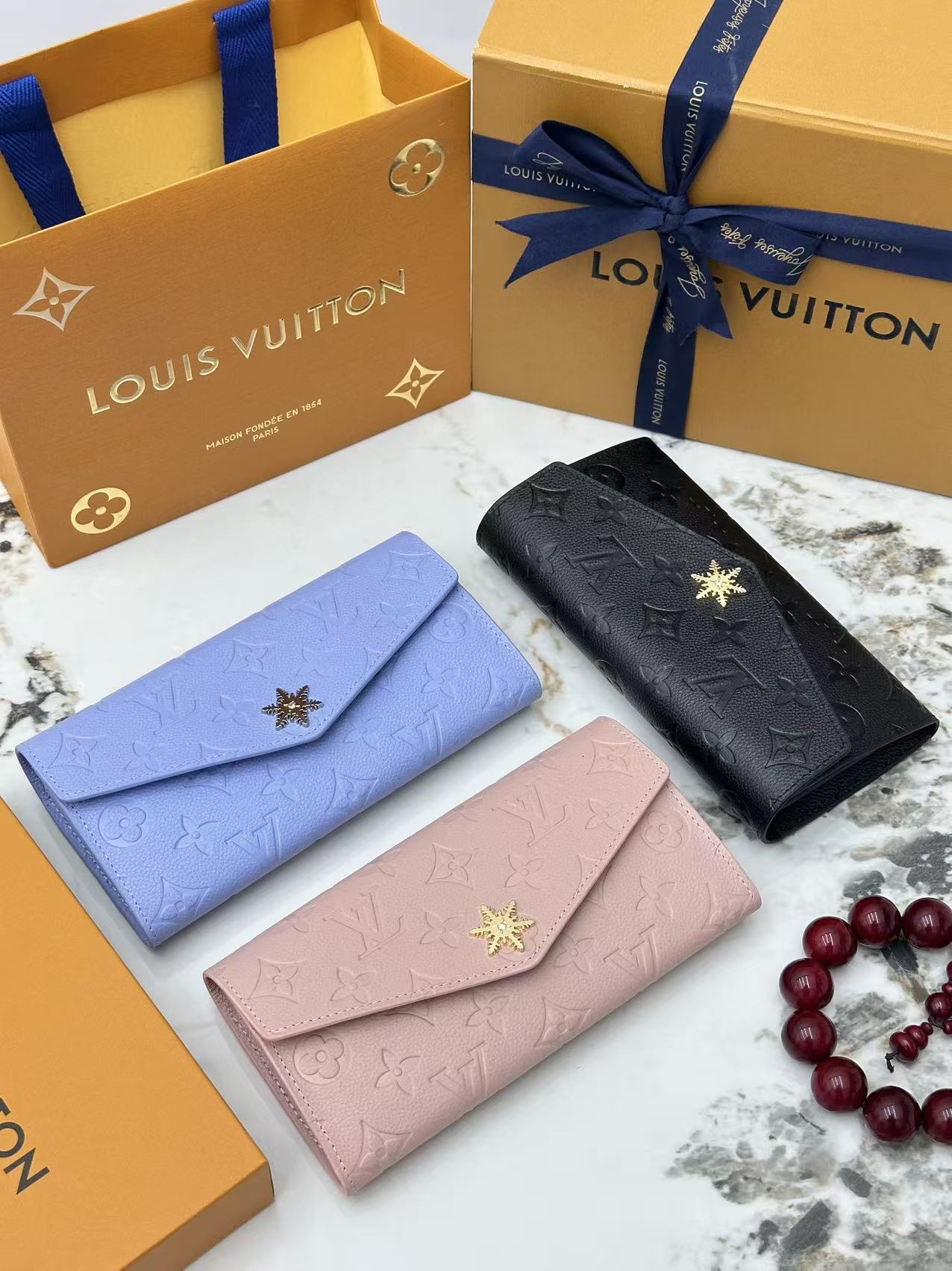 Embossed Envelope Long Wallet