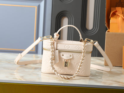 Vanity Chain Crossbody Bag